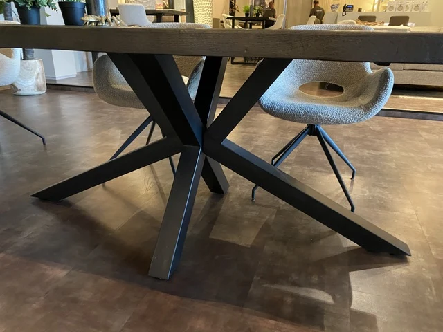 Esstisch schwarz, Tisch Baumkante schwarz, Esstisch Baumkante schwarz, Breite 260 cm