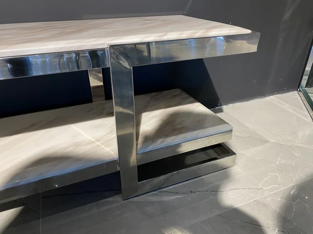 TV Regal Marmor Metall, Fernsehregal Silber, Fernsehschrank verchromtes Gestell, Breite 160 cm