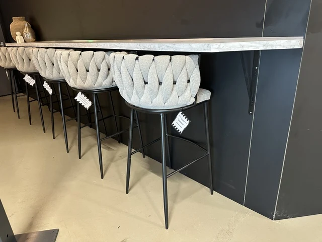 Barstuhl beige, Barstuhl Metall-Gestell schwarz, Sitzhöhe 75 cm