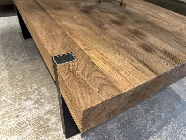 Couchtisch Teakholz, Couchtisch Massivholz Metall Gestell, Breite 120 cm