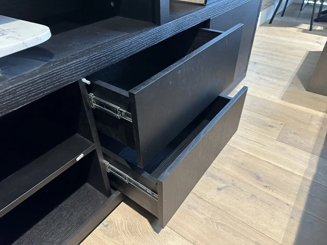 Schrank modern schwarz, Schrank schwarz mit vier Türen und zwei Schubladen, Wohnzimmerschrank schwarz Holz, Breite 200 cm