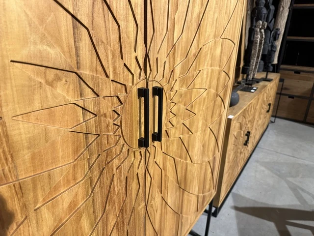 Wohnzimmerschrank Handarbeit Schnitzerei Holz, Schrank Schnitzerei Naturholz, Breite 140 cm