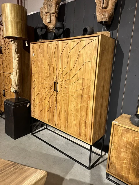 Wohnzimmerschrank Handarbeit Schnitzerei Holz, Schrank Schnitzerei Naturholz, Breite 140 cm