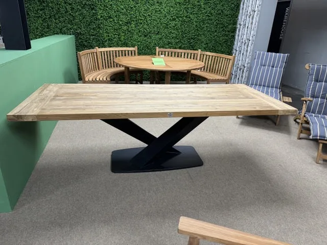 Gartentisch Massivholz, Gartentisch Teakholz massiv, Gartenesstisch Metall-Gestell, Länge 240 cm
