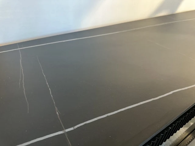 TV Schrank schwarz mit Kamin, Fernsehschrank mit Elektrokamin schwarz, Lowboard schwarz, Länge 200 cm