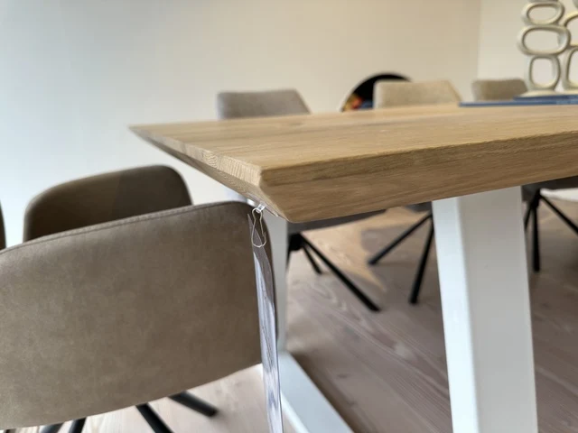 Esstisch Eiche massiv Tischplatte, Tisch weiß Metall-Gestell , Esstisch Eiche massiv, Länge 180 cm