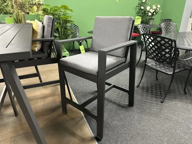 5 teiliges Set Gartenbartisch mit vier Barstühlen anthrazit, Outdoor Bartisch anthrazit mit vier Barstühlen
