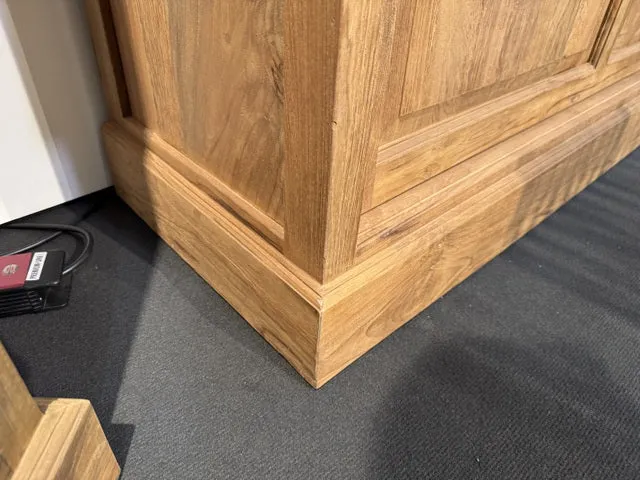 Vitrine mit Schiebetüren Holz Teak, Geschirrschrank mit Schubladen Massivholz Teak, Breite 168 cm