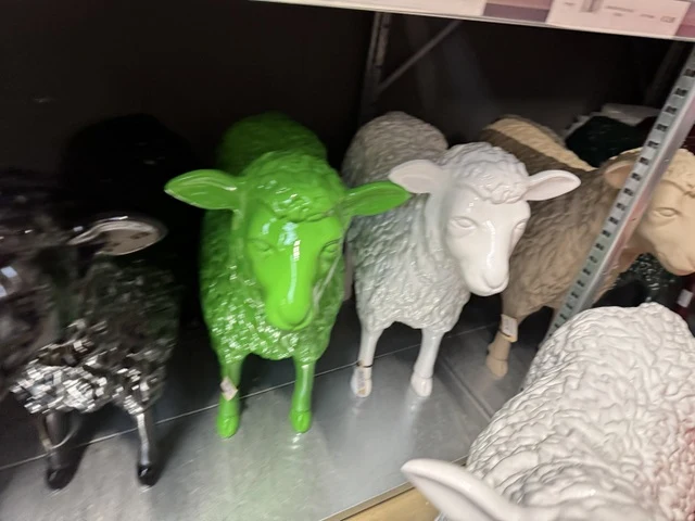 Schaf grün Skulptur, Deko-Schaf grün, Schaf Kunstobjekt, Höhe 60 cm