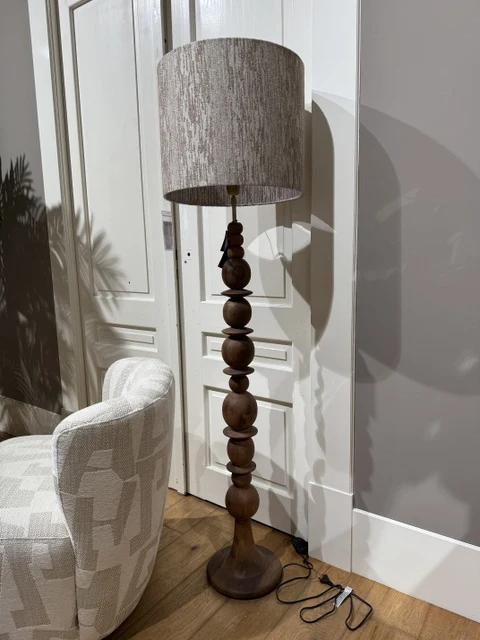 Stehlampe Holz braun mit Lampenschirm, Stehleuchte mit Lampenschirm taupe, Höhe ca. 210 cm