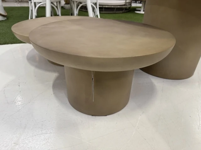 Garten-Couchtisch taupe, Gartentisch taupe Beton, Couchtisch taupe Beton, Durchmesser 70 cm