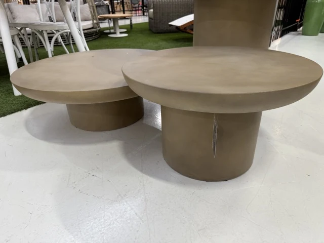Garten-Couchtisch taupe, Gartentisch taupe Beton, Couchtisch taupe Beton, Durchmesser 70 cm