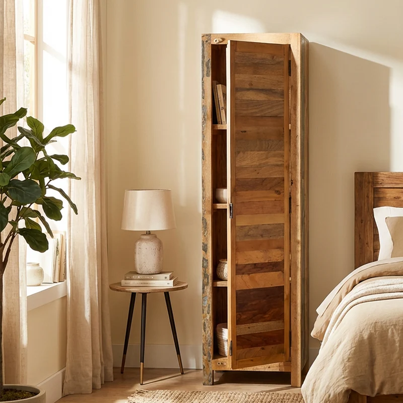 Massivholz Hochschrank – Schmal