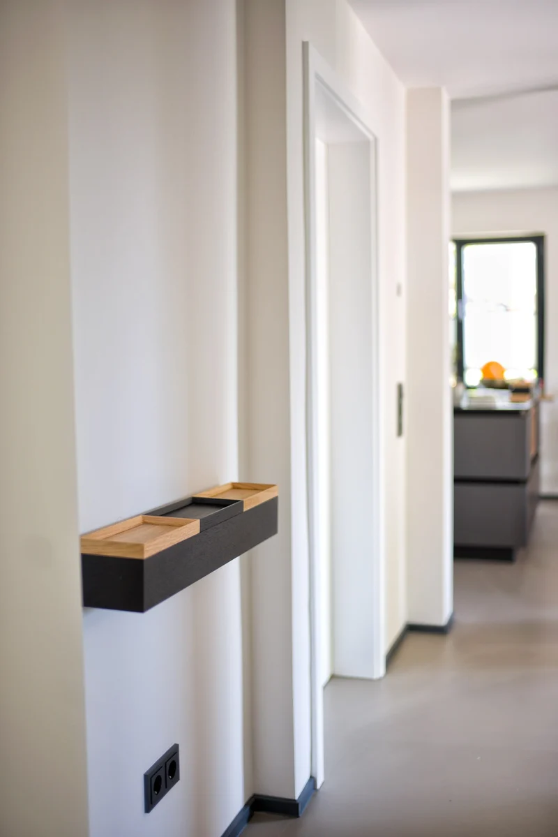 schmale Wandkonsole massive Eiche schwarz 72cm drei Tabletts