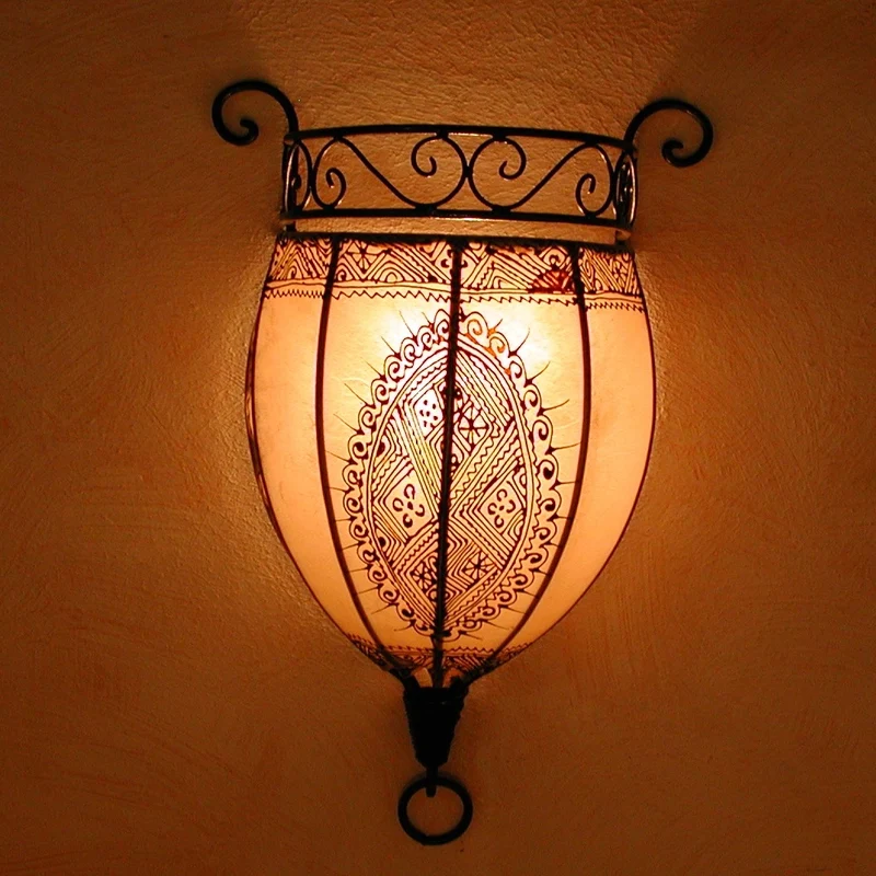 Henna-Leder-Wandlampe Nakous Weiß
